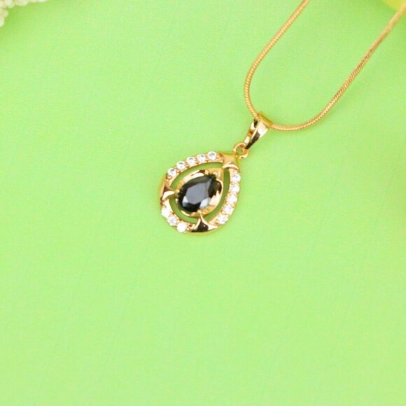 "Teardrop Black Stone Pendant with White Crystals in Gold Plating, XPPT1800 - Picture 3 of 13